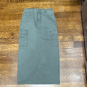 Kensie Green Cargo Maxi Skirt